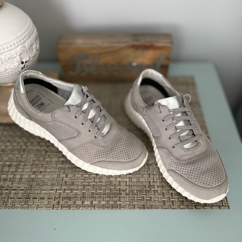 Johnston & Murphy Taupe Perforated Sneakers